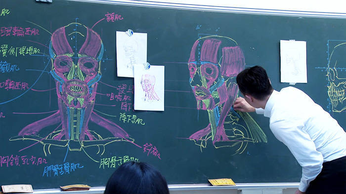 칠판 필기에 목숨 건 대만의 생물교사 | 인스티즈