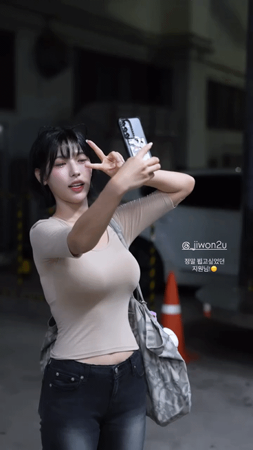 나지원 치어리더 퇴근길 .gif | 인스티즈