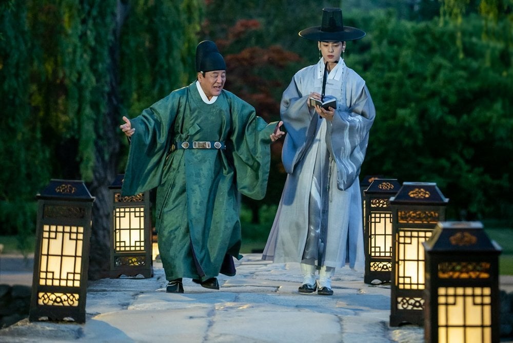 유럽식 제복, 수트 못지 않게 체형을 많이 타는 것 같은 남자 한복 | 인스티즈