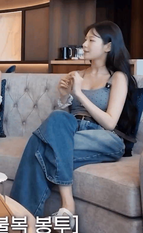 은근 요망한 후로미스나인 백지헌 몸매.gif | 인스티즈