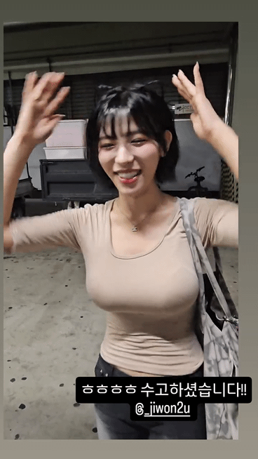 나지원 치어리더 퇴근길 .gif | 인스티즈