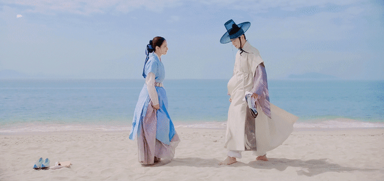 유럽식 제복, 수트 못지 않게 체형을 많이 타는 것 같은 남자 한복 | 인스티즈