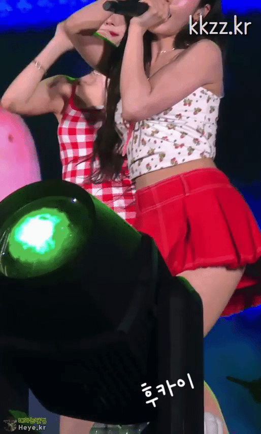 은근 요망한 후로미스나인 백지헌 몸매.gif | 인스티즈