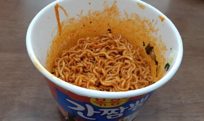 군대 매점에서만 매년 30억원 이상 판매된다는 라면..jpg | 인스티즈