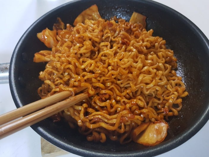 군대 매점에서만 매년 30억원 이상 판매된다는 라면..jpg | 인스티즈