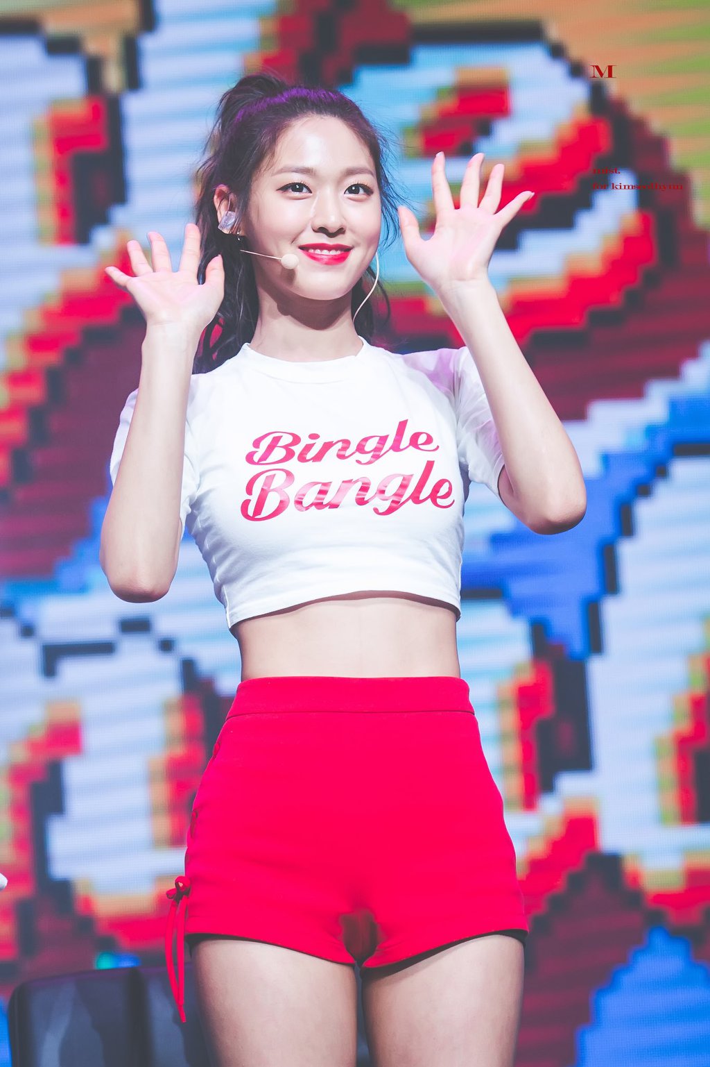 본인이 봐도 엄청 말라보일 정도로 살을 뺐었다는 설현.jpg | 인스티즈