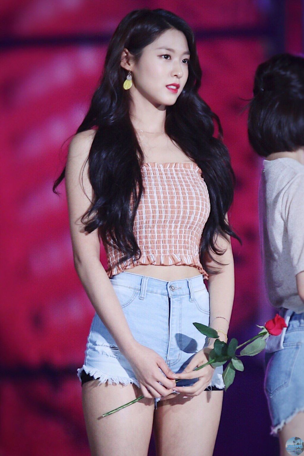 본인이 봐도 엄청 말라보일 정도로 살을 뺐었다는 설현.jpg | 인스티즈
