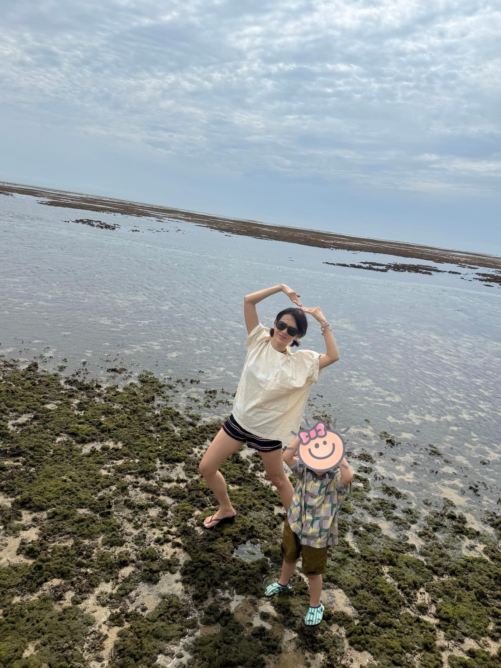 가족 여행에서 4살된 아들과 손예진.jpg | 인스티즈