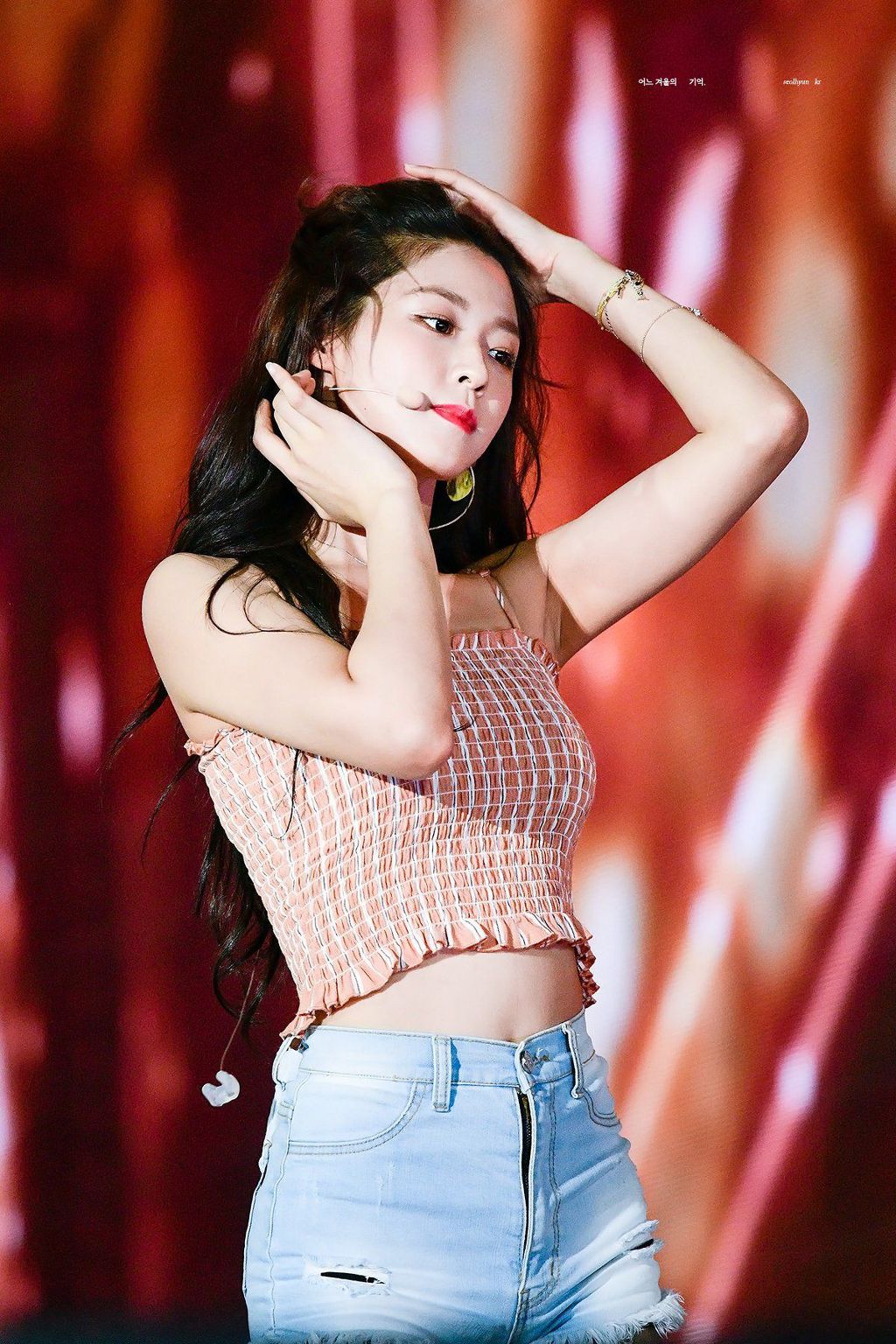 본인이 봐도 엄청 말라보일 정도로 살을 뺐었다는 설현.jpg | 인스티즈