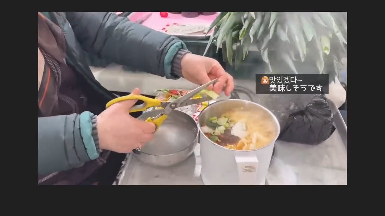 153cm의 체구가 작은 일본 먹방 유튜버가 한 싸이클에 먹은 음식들 | 인스티즈