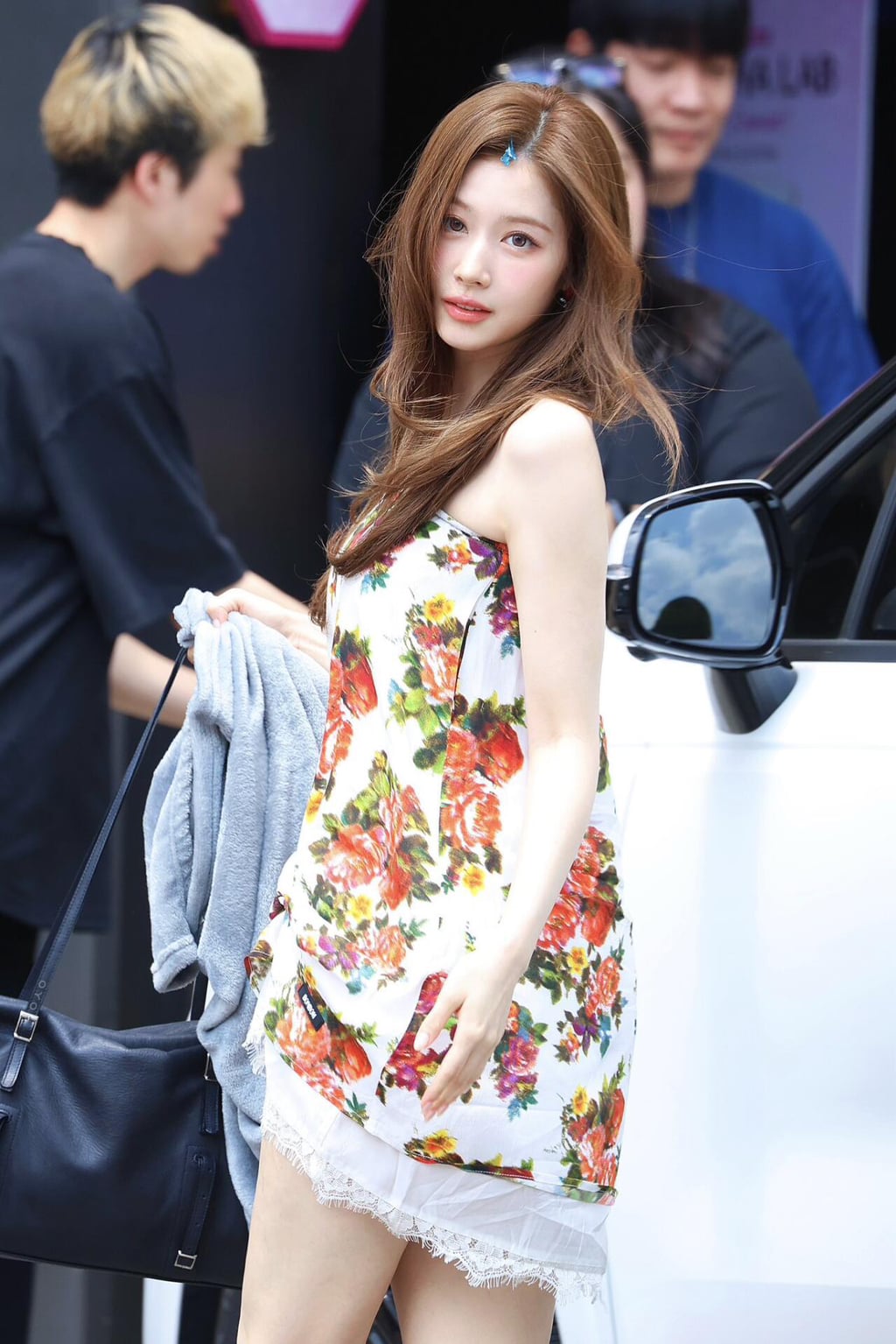 인사해주는 사나 | 인스티즈