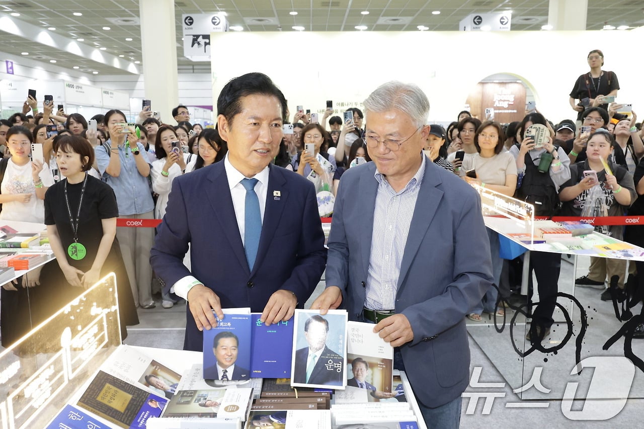정청래, 대표 사퇴 직후 문재인 만났다..."등 토닥여주셨다" | 인스티즈