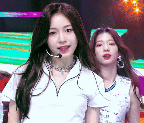 최소 데뷔 나이 마지노선인듯한 15살에 데뷔한 아이돌들 | 인스티즈