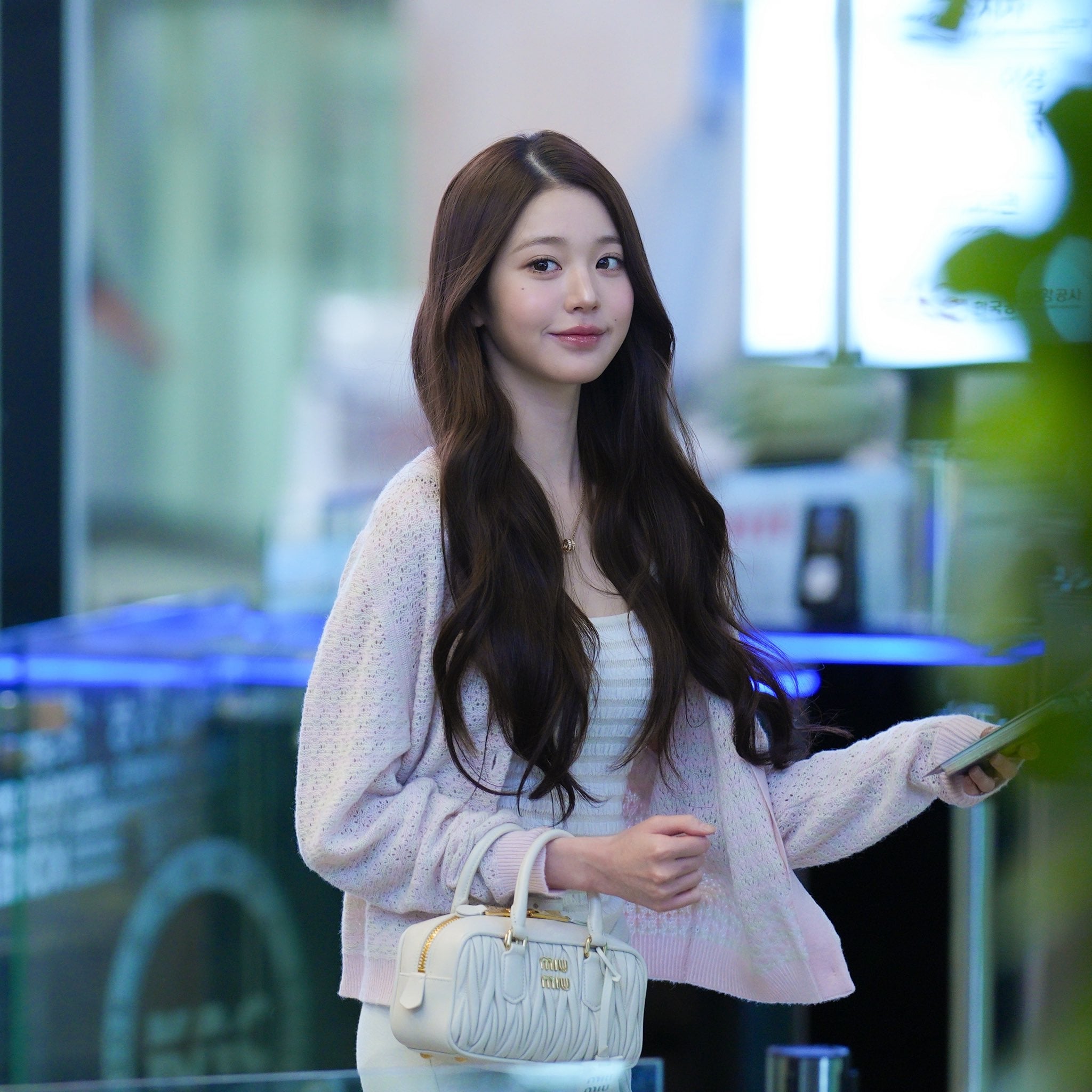 오늘자 아이브 장원영 공항 출국 사진 | 인스티즈