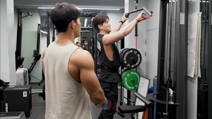 윤성빈 유튜브에 출연한 유지태 .jpg | 인스티즈