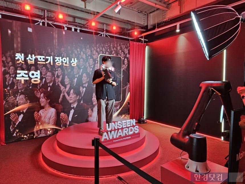 2030 직장인들 '눈물 펑펑'…성수동 팝업에 무슨 일이 [현장+] | 인스티즈