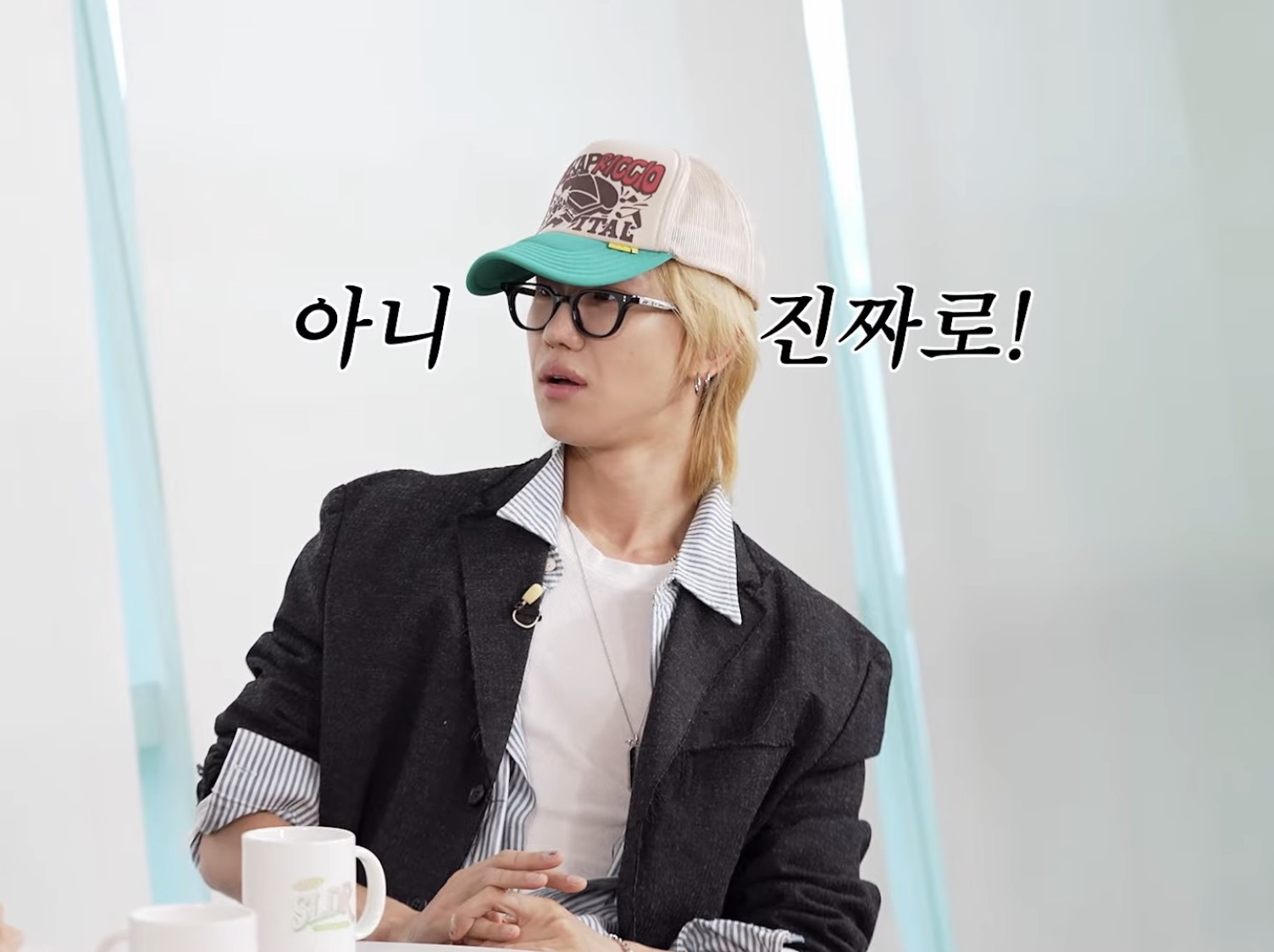 ???: 남자끼리 친한애들 모이면 지능이 떨어지는거 같아요 | 인스티즈
