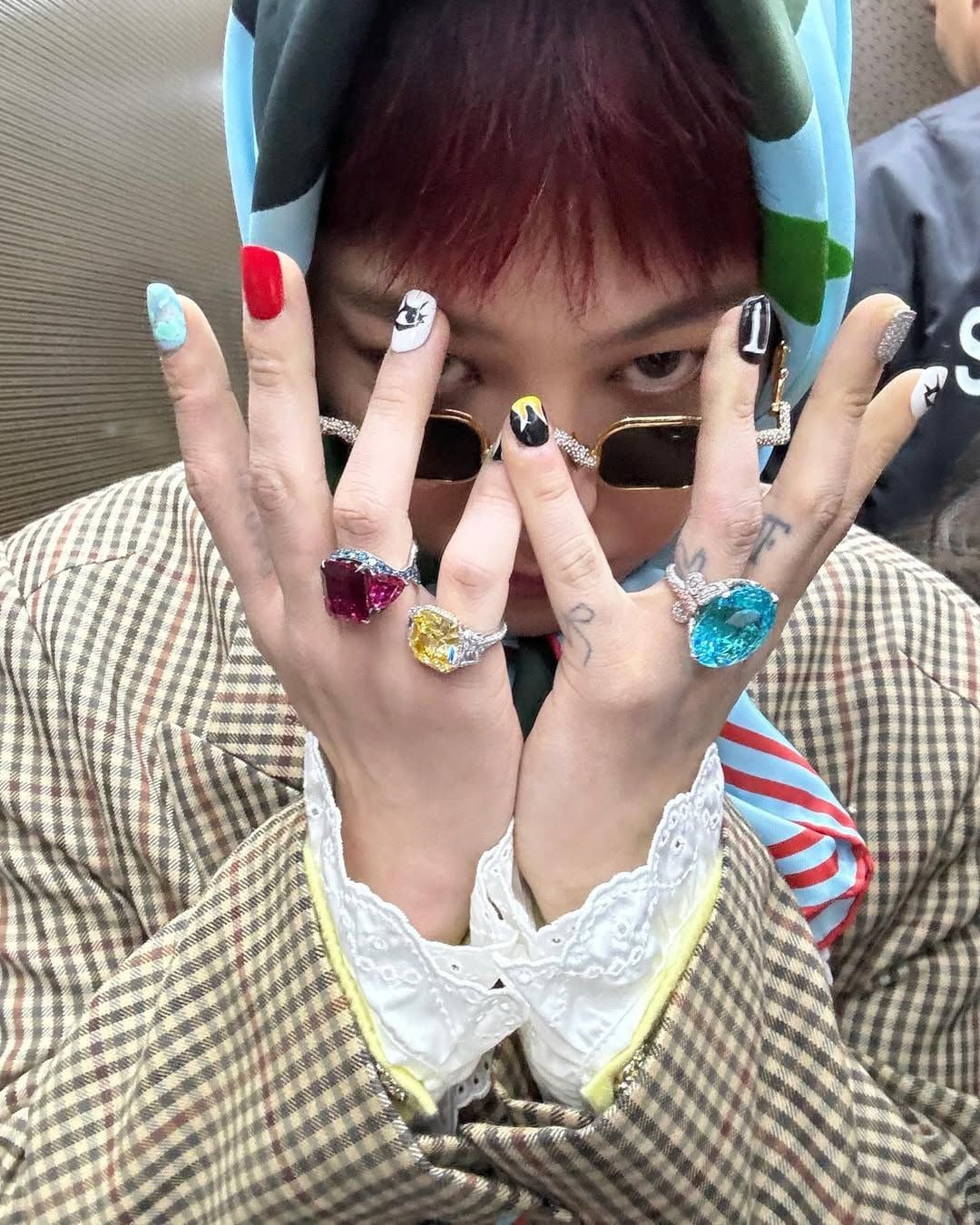 몇년전부터 꽤 보편화된 남돌 네일.jpg | 인스티즈