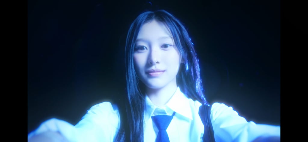 태연 '만찬가' 리메이크 버전 뮤직비디오 찍은 리센느 원이, 미나미 | 인스티즈