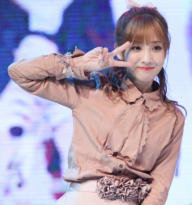 [러블리즈] 유지애의 졸업사진.jpg | 인스티즈