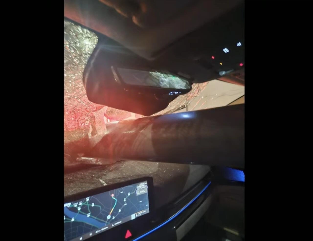 한문철 레전드) 가만 있는데 전봇대가 날아옴;; | 인스티즈