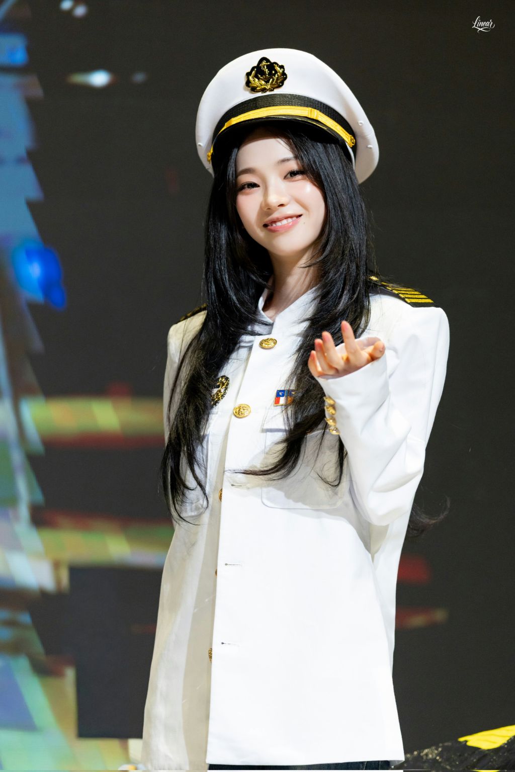 의문의 인형을 받고 경악한 카리나 ㅋㅋ | 인스티즈