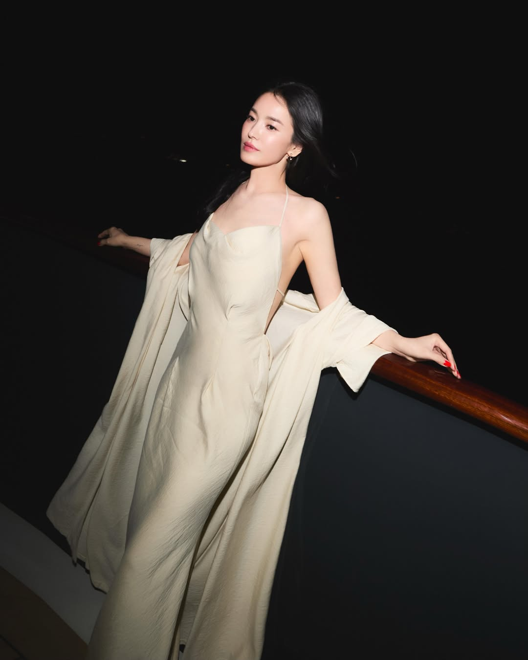 프랑스 겔랑 크루즈 탑승한 송혜교 근황 | 인스티즈