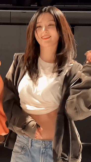 은근 섹시한 슬기 복근.gif | 인스티즈