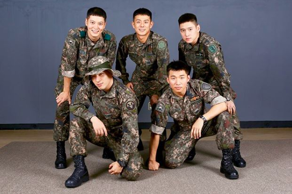 퍼스널 컬러가 직업군인 같은 고경표 | 인스티즈