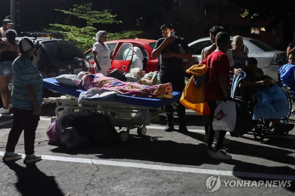베네수엘라서 최대 7.5 연쇄 강진…"1만∼10만명 사망 가능성"(종합2보) | 인스티즈