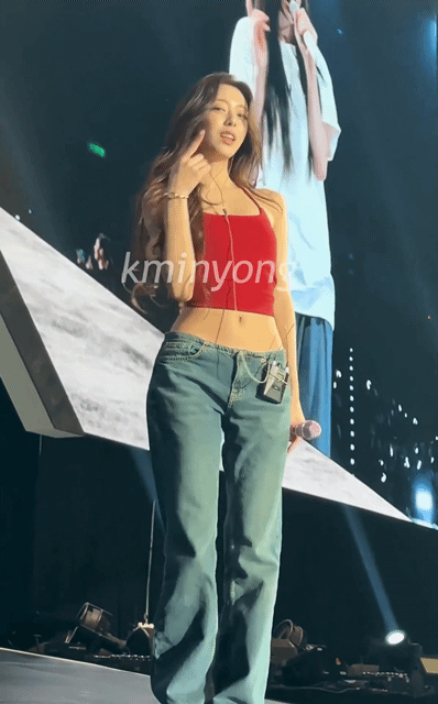 어흐..빨간 끈나시 유나.gif | 인스티즈