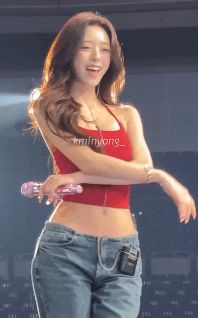 어흐..빨간 끈나시 유나.gif | 인스티즈