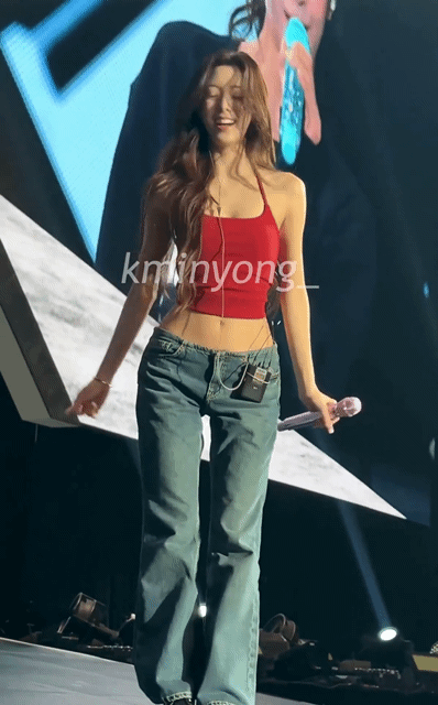 어흐..빨간 끈나시 유나.gif | 인스티즈
