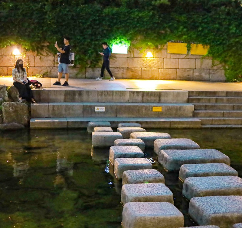 여름밤의 청계천, 여름날의 쉼표 | 인스티즈