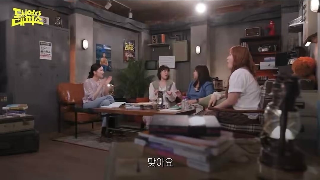 비오는 날에 밖에 나가려면 아무리 우산을 써도 조금 젖을 각오를 해야하잖아요 | 인스티즈