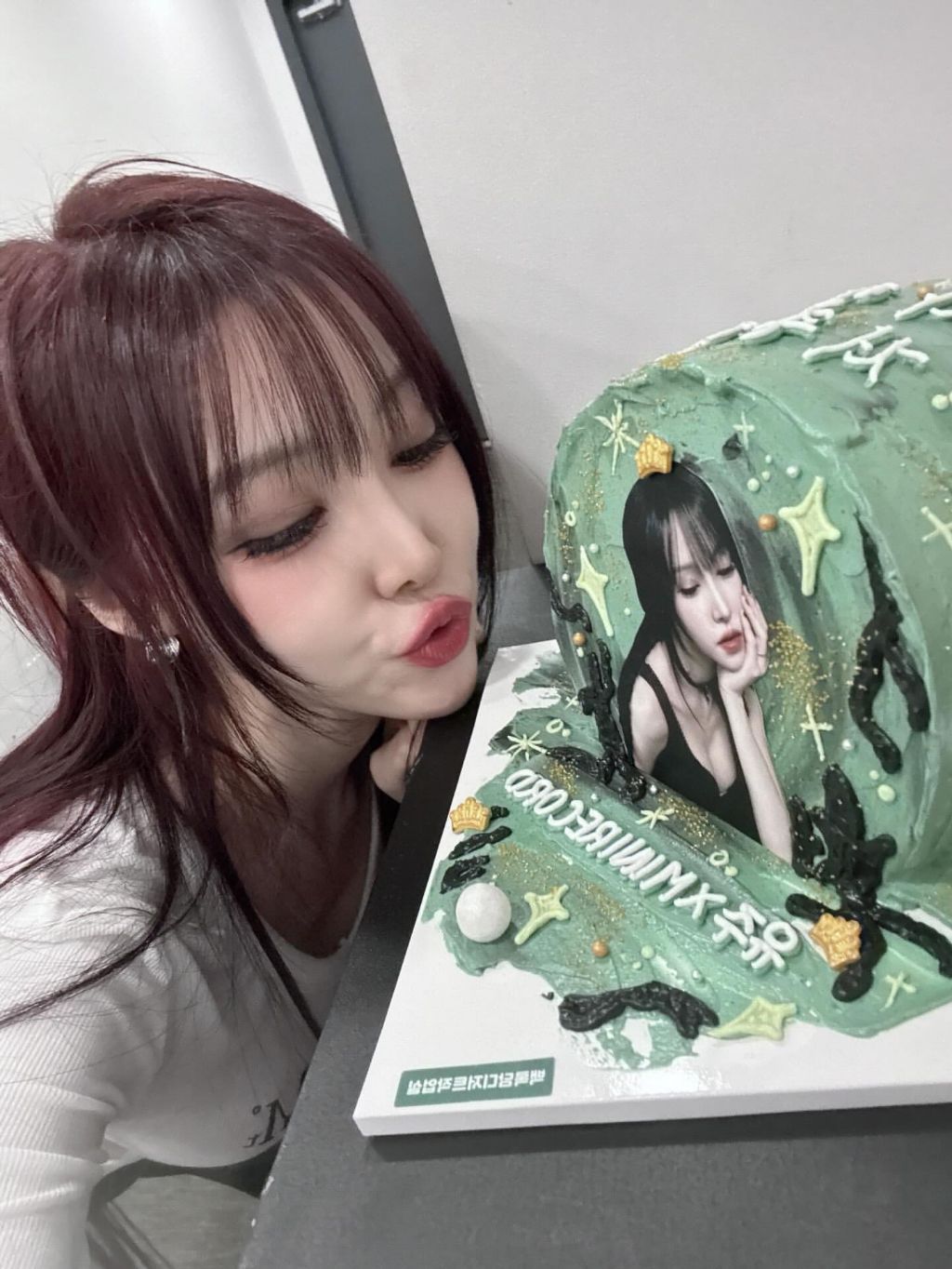 리어카 타고 노래 부르는 유주 | 인스티즈