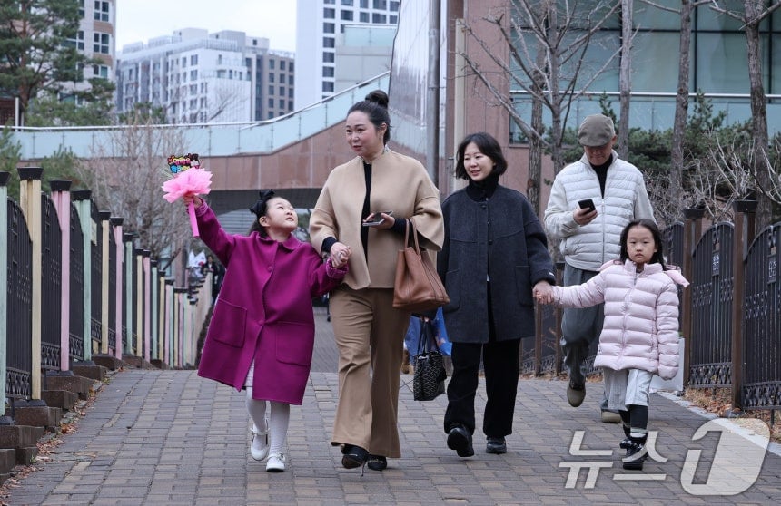 육아기 10시 출근제, 상반기 1000명 신청…7월부터 더 쉽게 쓴다 | 인스티즈