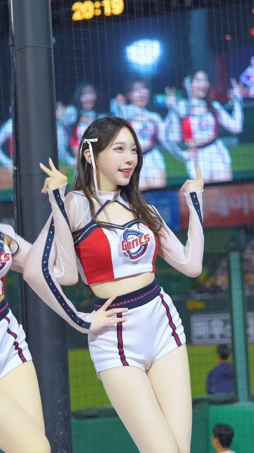 요즘 인기 장난 아니라는 윤채원 치어리더 | 인스티즈