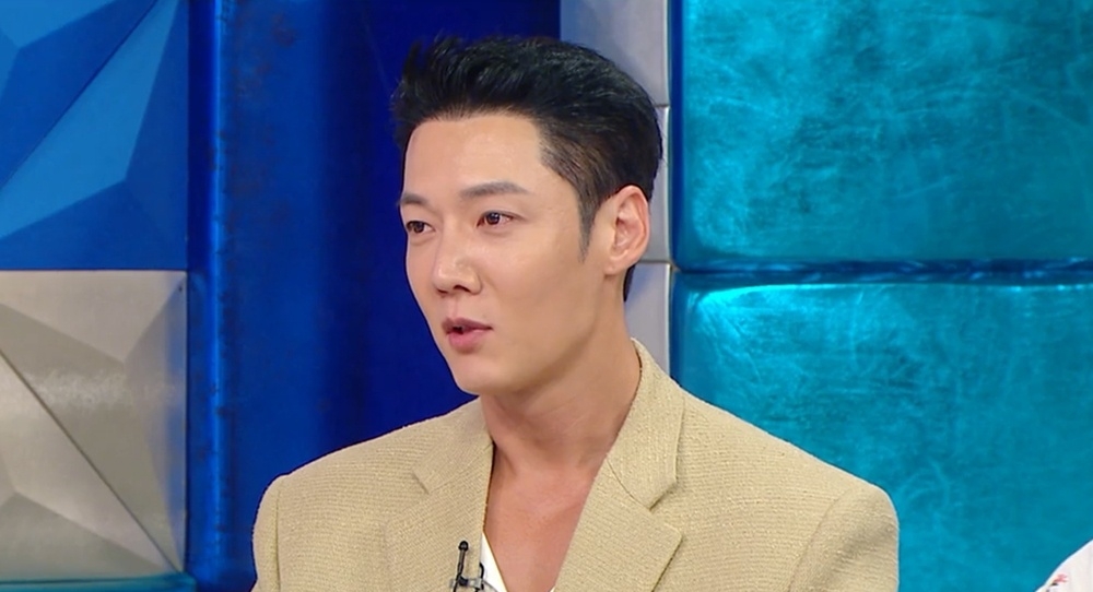 최진혁, 40살인데 아직도…"방문 못 닫아, 전화 통화는 화장실에서" | 인스티즈