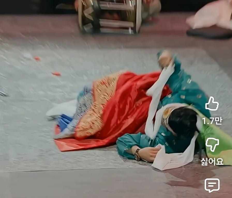하늘나라 간 딸이 좋아하는 음식 맞춘 윤대만 무당 | 인스티즈