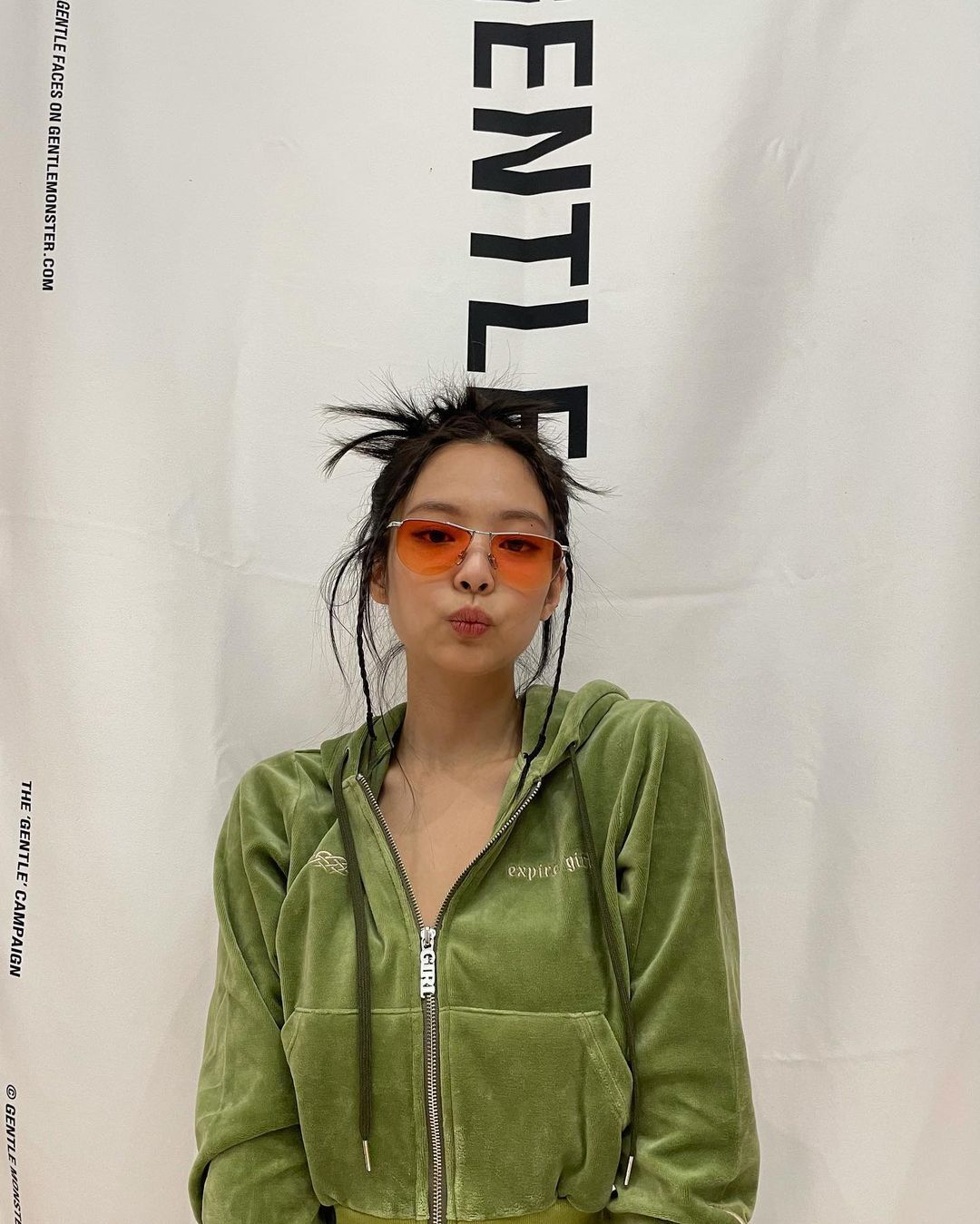제니 인스타그램에 올라온 설마 그것.jpg | 인스티즈
