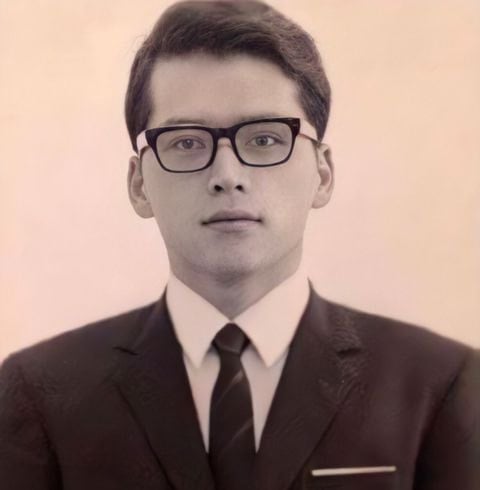 아버지 증명사진을 SNS에 공개한 것을 후회하고 있다는 연예인.jpg | 인스티즈