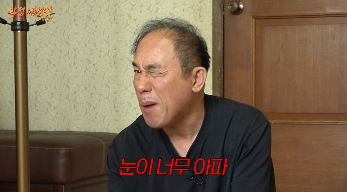 요즘 유행하는 말랑이 만져본 65살 아저씨 반응.jpg | 인스티즈