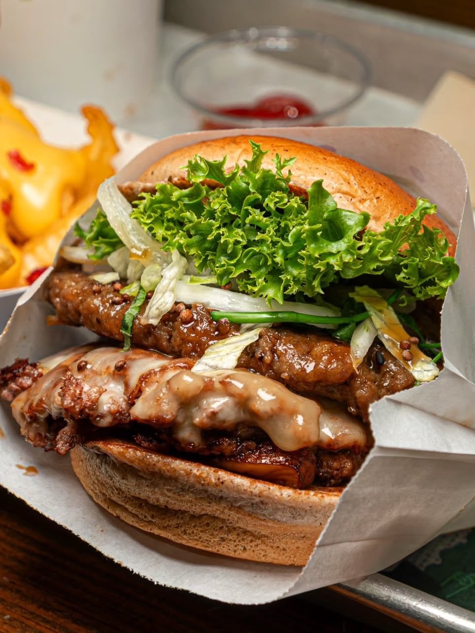 요즘 버거 1황이라는 후기 많다는 손종원X쉑쉑버거 콜라보 버거.jpg | 인스티즈