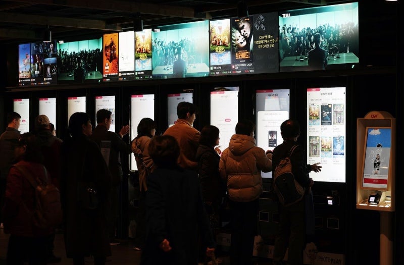 알고리즘에 지친 젠Z도 합류…레거시 미디어로 돌아오는 사람들 | 인스티즈