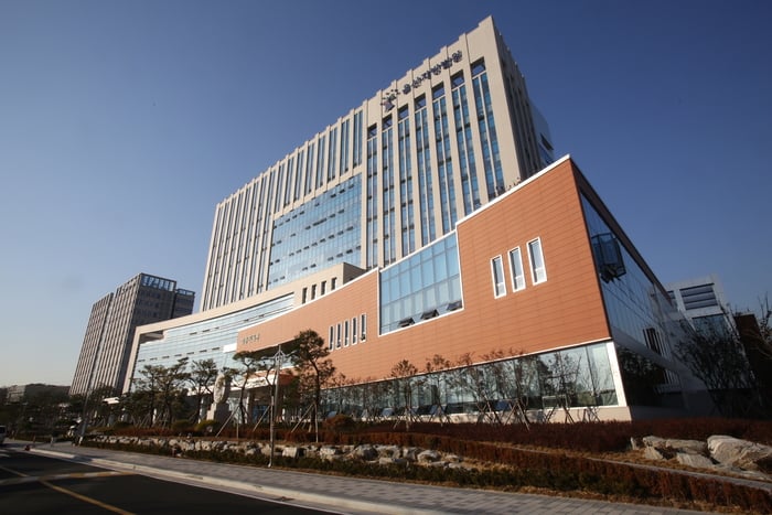 간호조무사가 615회 봉합수술···알바생이 수술 보조까지 | 인스티즈
