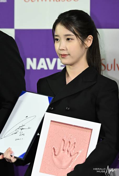 아이유 핸드프린팅 근황 | 인스티즈