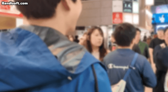 일본 오사카에서 어깨빵하는 빌런 참교육.gif | 인스티즈