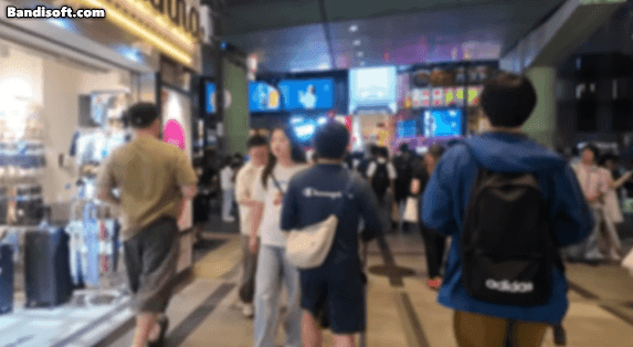일본 오사카에서 어깨빵하는 빌런 참교육.gif | 인스티즈