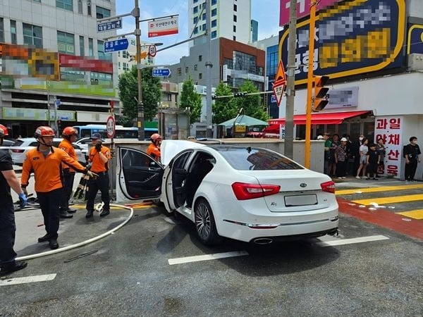 부산서 70대 운전자 차량 사고… 2명 사망·3명 부상 | 인스티즈